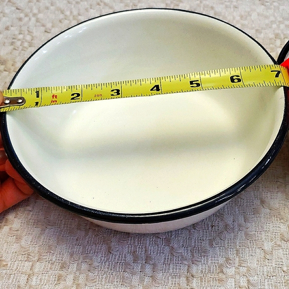 White Enamel Bowls - set of two - Picture 2 of 5